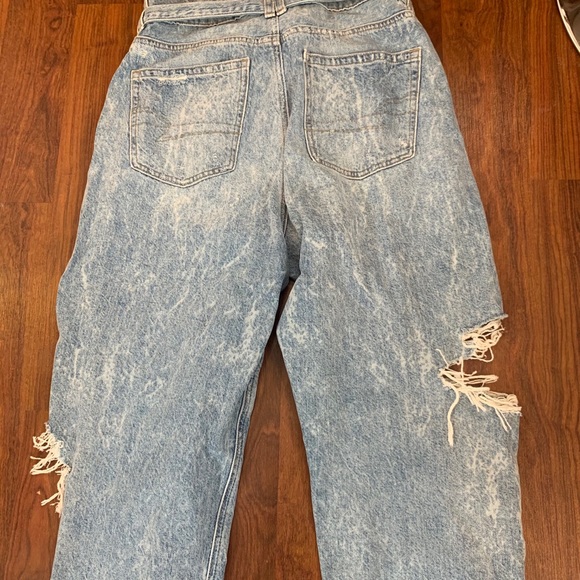 American Eagle highest rise mom jeans - Picture 3 of 8